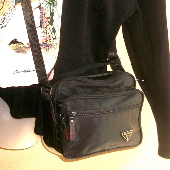 Black Nylon Multi-Compartment Convertible Crossbody Bag NOT PRADA LINEA ROSSA - Picture 3 of 12